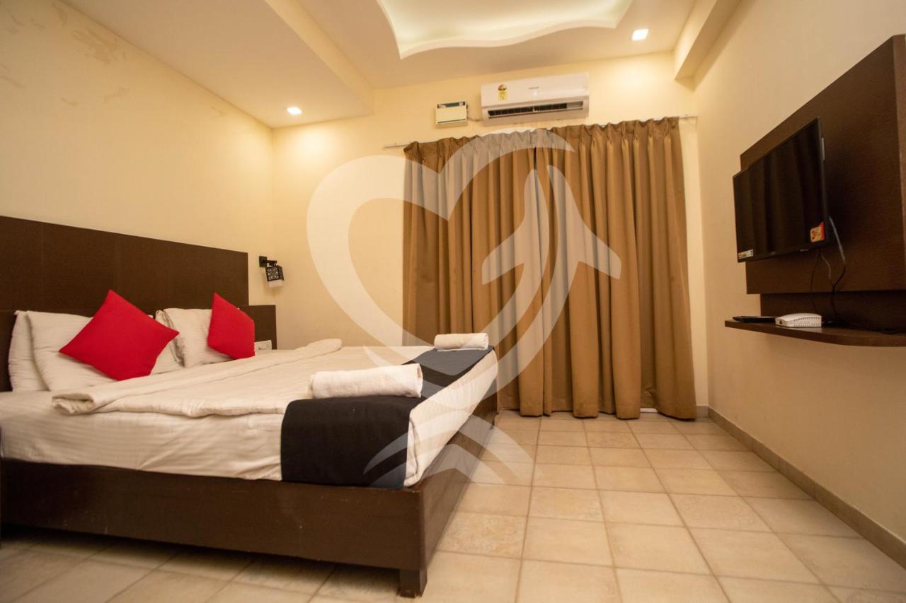 De Alcazar Calangute Hotel Exterior photo